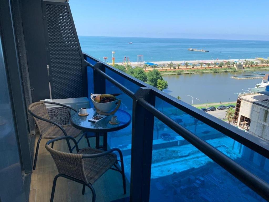 Orbi City Luxury Suit Batumi Luaran gambar